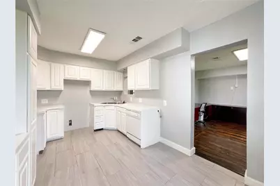 18027 W Clover Lane, Alvin, TX 77511 - Photo 16