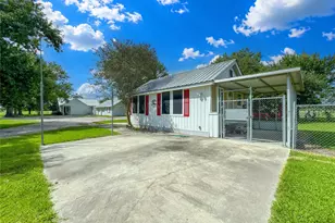18027 W Clover Ln, Alvin, TX 77511 - Photo 4