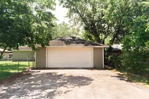 108 Chandler Dr, Baytown, TX 77521 - Photo 34