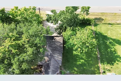 108 Chandler Drive, Baytown, TX 77521 - Photo 38