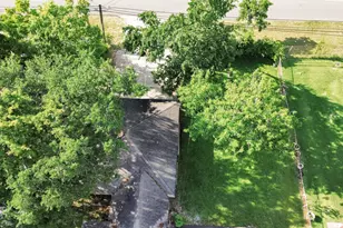 108 Chandler Dr, Baytown, TX 77521 - Photo 38