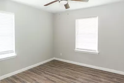 108 Chandler Drive, Baytown, TX 77521 - Photo 16