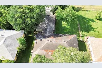 108 Chandler Drive, Baytown, TX 77521 - Photo 36