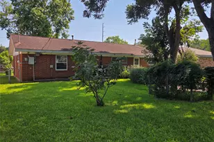 322 Elaine St, La Marque, TX 77568 - Photo 2