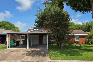 322 Elaine St, La Marque, TX 77568 - Photo 1
