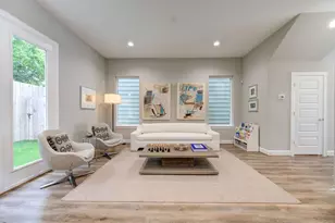 911 W 35th St, Houston, TX 77018 - Photo 4