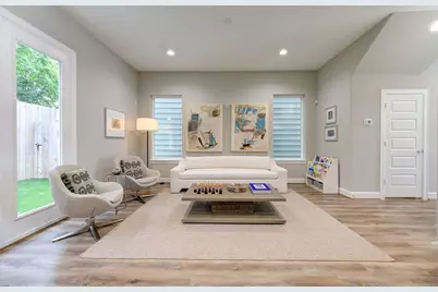 911 W 35th Street #D, Houston, TX 77018 - Photo 2