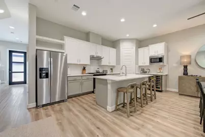 911 W 35th Street #D, Houston, TX 77018 - Photo 8