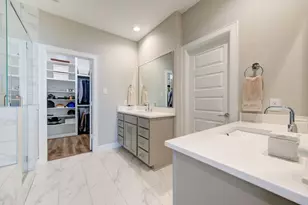911 W 35th St, Houston, TX 77018 - Photo 30