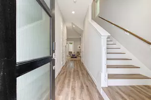 911 W 35th St, Houston, TX 77018 - Photo 2