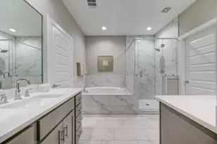 911 W 35th St, Houston, TX 77018 - Photo 32