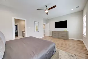 911 W 35th St, Houston, TX 77018 - Photo 30