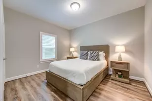 911 W 35th St, Houston, TX 77018 - Photo 26