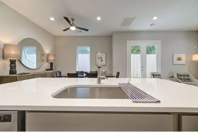 911 W 35th Street #D, Houston, TX 77018 - Photo 10