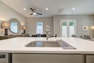 911 W 35th St, Houston, TX 77018 - Photo 10