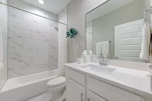 911 W 35th St, Houston, TX 77018 - Photo 28