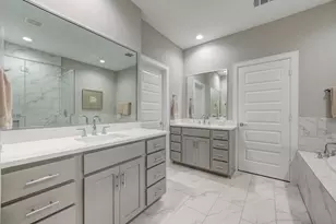 911 W 35th St, Houston, TX 77018 - Photo 34