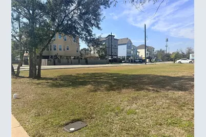 1329 N Meyer Avenue, Seabrook, TX 77586 - Photo 2