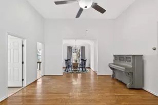 9206 Kirkleigh St, Spring, TX 77379 - Photo 8