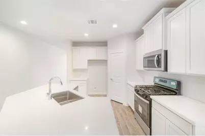 770 Dewberry Road, La Marque, TX 77568 - Photo 6