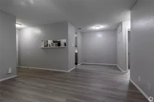 7610 Cameron Rd, Austin, TX 78752 - Photo 4