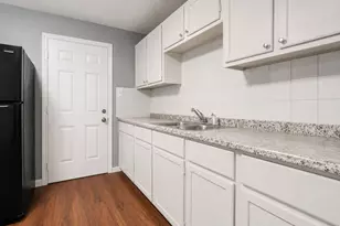 839 S Pine St, Rosharon, TX 77583 - Photo 2