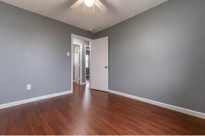 839 S Pine St, Rosharon, TX 77583 - Photo 12
