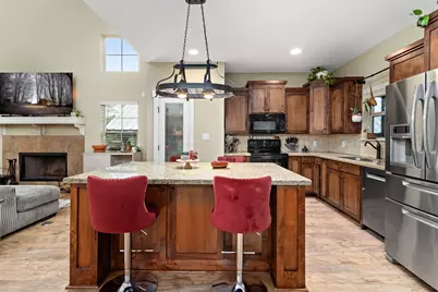 320 Idlewood Court, Brookeland, TX 75931 - Photo 14