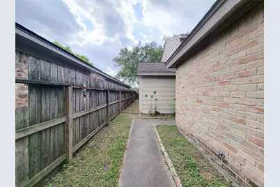 2710 Quail Creek Drive, Missouri City, TX 77459 - Photo 2