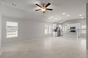 2011 Oak Leaf Ct, Manvel, TX 77578 - Photo 10