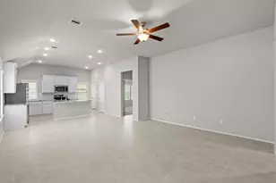 2011 Oak Leaf Ct, Manvel, TX 77578 - Photo 8