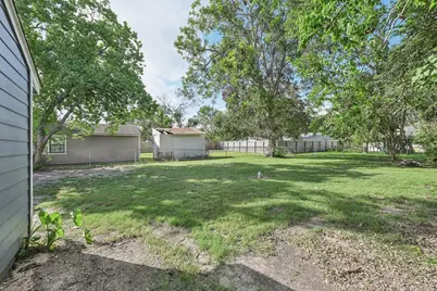 1109 San Felipe Street, Angleton, TX 77515 - Photo 32