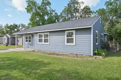 1109 San Felipe Street, Angleton, TX 77515 - Photo 2