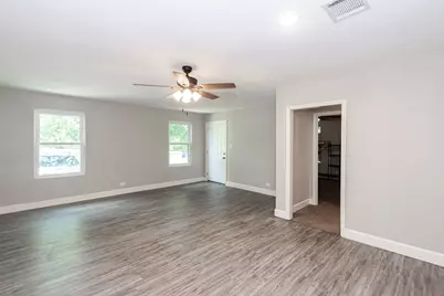 911 N 14th Avenue N, Texas City, TX 77590 - Photo 8