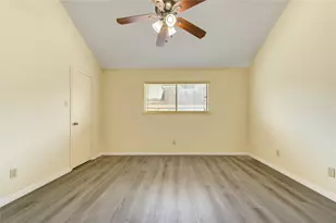 10811 Richmond Ave, Houston, TX 77042 - Photo 14