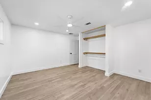 11907 Renwick Dr, Houston, TX 77035 - Photo 12