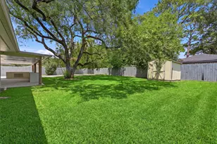 11907 Renwick Dr, Houston, TX 77035 - Photo 30