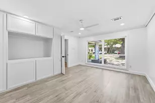 11907 Renwick Dr, Houston, TX 77035 - Photo 10