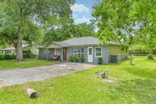 1217 Esther St, Kemah, TX 77565 - Photo 2