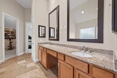 10932 Lasso Lane, Houston, TX 77079 - Photo 18