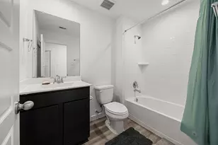 12313 Churchill downs Dr, Houston, TX 77047 - Photo 18