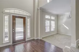 70 S Almondell Cir, The Woodlands, TX 77354 - Photo 4