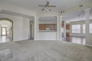 70 S Almondell Cir, The Woodlands, TX 77354 - Photo 12