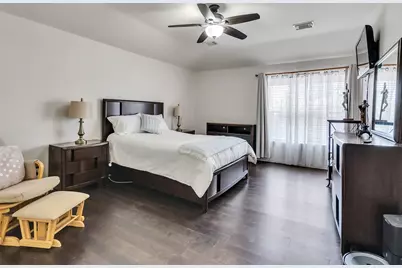 10811 Meadow Walk Lane, Houston, TX 77067 - Photo 18