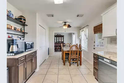 10811 Meadow Walk Lane, Houston, TX 77067 - Photo 8