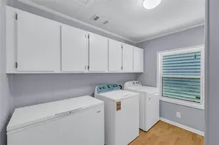 817 Westview, Galveston, TX 77650 - Photo 24