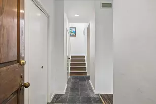 49 Litchfield Ln, Houston, TX 77024 - Photo 8