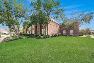 2015 Pecan Trail Dr, Richmond, TX 77406 - Photo 2