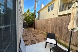 13821 Hollowgreen Dr, Houston, TX 77082 - Photo 2