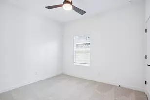 7926 Jade Crst Dr, Angleton, TX 77515 - Photo 16
